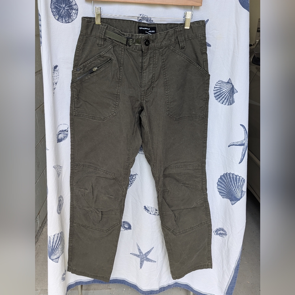 Black Diamond Dogma Climbing Pant Size 30 Inseam 31". Stretch Cotton Dark Green